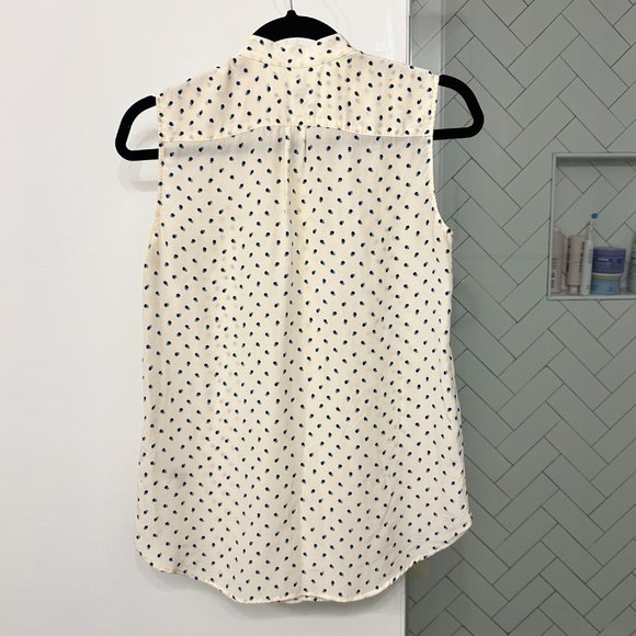 Fossil Off-white Sleeveless Blouse with Blue/Green Pattern - Picture 2 of 4